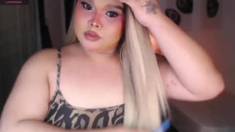 Ellise online show from August 6, 9:51 am
