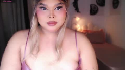 Ellise online show from July 18, 3:25 pm