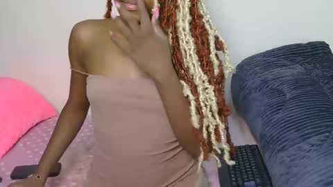 elllanna online show from November 14, 10:00 pm