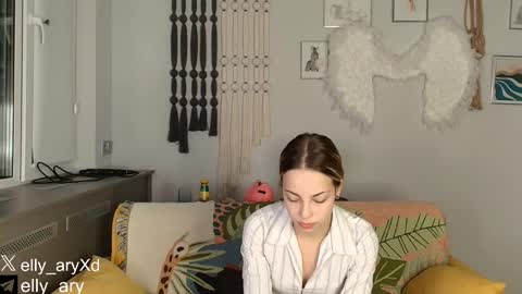 elly_ary online show from January 6, 9:19 pm