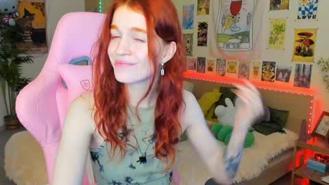 Snapshot of elly_milas chatting on February 2, 8:56 am Elly     Fansly  online show from February 2, 8:56 am