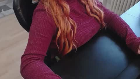 Elly online show from November 17, 2:52 pm