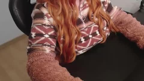 Elly online show from November 24, 6:50 pm