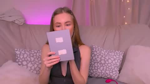 Elly online show from November 18, 2:58 am