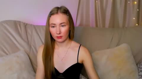 Elly online show from November 30, 3:35 am