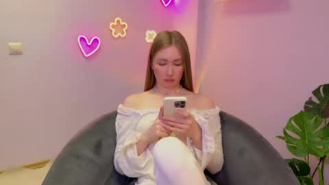  Elly  online show from May 24, 3:47 am