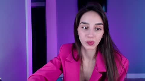 Im online Fri Sun Mon Tue Thu Fri Sat3 from 1000 online show from December 16, 9:57 am