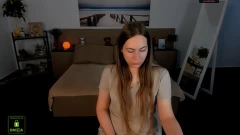 Snapshot of elma_lily chatting on September 17, 6:06 am elma_lily online show from September 17, 6:06 am