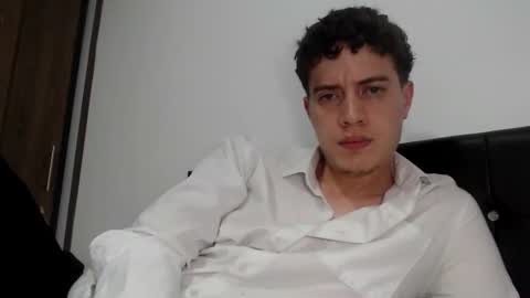 elmono33 online show from September 11, 8:21 pm