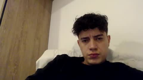 elmono33 online show from March 8, 8:25 pm