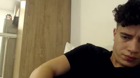 elmono33 online show from February 1, 10:05 am