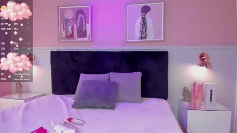 Elodie  online show from March 5, 12:14 pm