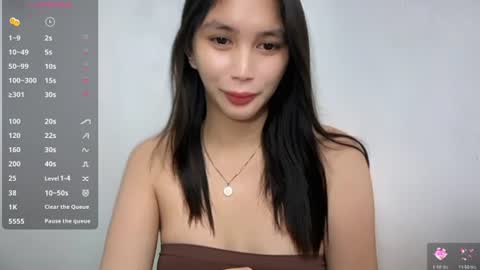 elora_charming online show from June 9, 8:30 pm