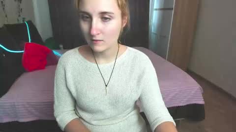 Snapshot of elsa_hot_here chatting on February 21, 9:13 am Elsa online show from February 21, 9:13 am