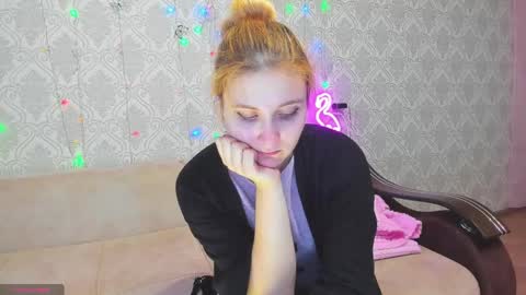 Snapshot of elsa_hot_here chatting on March 12, 9:34 am Elsa online show from March 12, 9:34 am