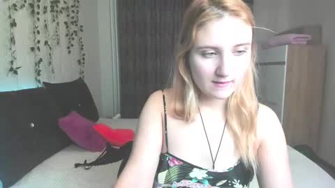 Snapshot of elsa_hot_here chatting on February 11, 2:35 am Elsa online show from February 11, 2:35 am