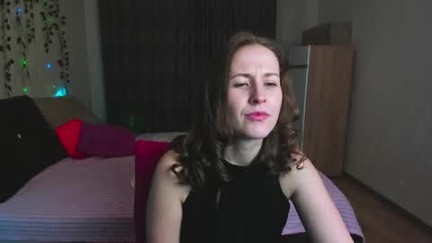 Snapshot of elsa_hot_here chatting on February 14, 11:31 am Elsa online show from February 14, 11:31 am