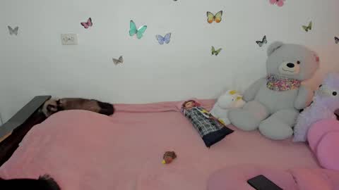 Elsa online show from February 15, 9:35 pm