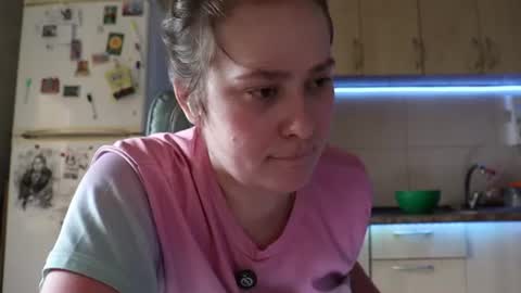 Elsa online show from June 25, 5:12 am