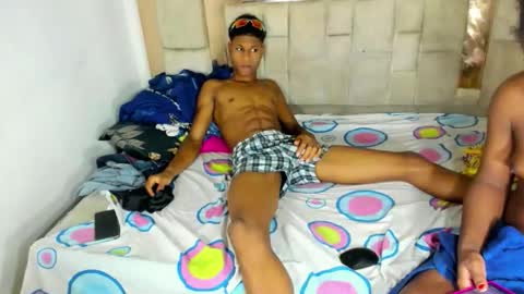 elvergon040 online show from April 18, 1:51 am