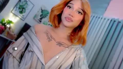 elvie_hughes online show from October 30, 11:33 am