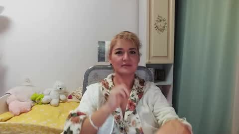 Elvira online show from December 3, 12:34 pm