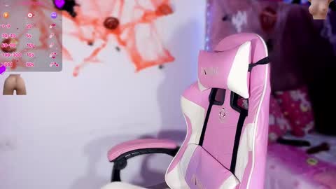 ely_w1 online show from October 31, 9:48 pm