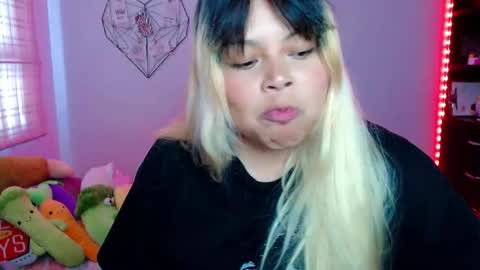 Ely online show from December 3, 9:37 pm