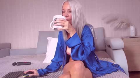 Elza online show from October 21, 9:14 am