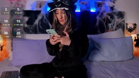 Ema online show from October 20, 8:36 pm