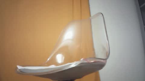 emailisa online show from April 1, 1:50 am