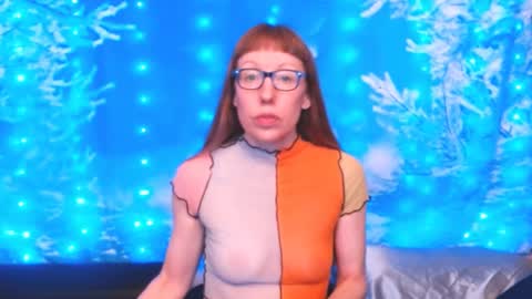 Snapshot of ember_starleena chatting on January 20, 1:21 pm Ember Starleena online show from January 20, 1:21 pm