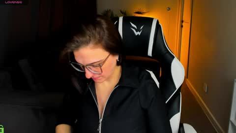 Ember online show from April 17, 1:30 am