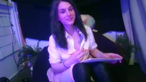 Ellie online show from December 6, 2:08 am