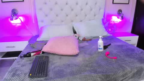 Emily  online show from December 6, 5:36 am