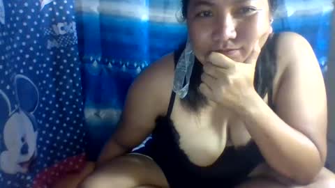 Snapshot of emelybloom123 chatting on January 21, 11:34 pm emelybloom123 online show from January 21, 11:34 pm