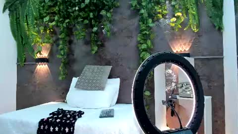 Emily online show from July 1, 2:59 pm