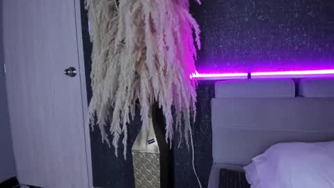 Emily  online show from February 24, 7:28 pm