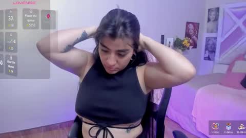 emilayton_ online show from September 24, 8:37 pm