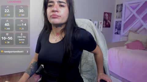 emilayton_ online show from September 15, 8:21 pm