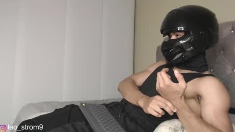 emile_239 online show from February 25, 3:52 am