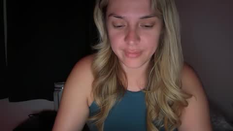 emilelovesyou online show from May 20, 4:53 am