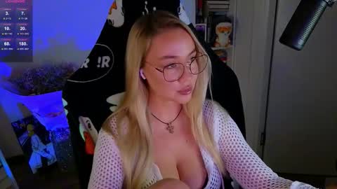 Emili online show from October 9, 1:05 pm