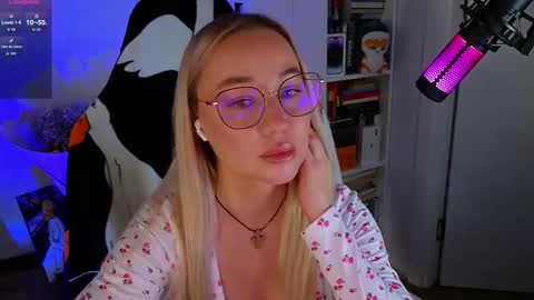 Emili online show from October 4, 8:34 am