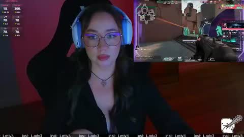 Emili online show from July 28, 2:13 pm