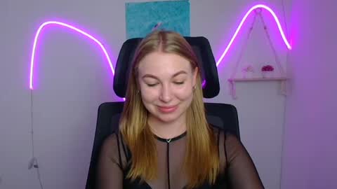 Emilia online show from July 6, 11:40 am
