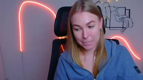 Emilia online show from July 20, 10:39 am