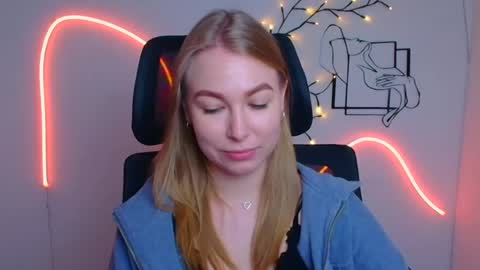 Emilia online show from July 20, 5:43 am