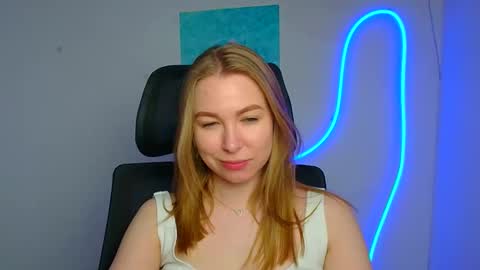 Emilia online show from April 4, 5:36 am