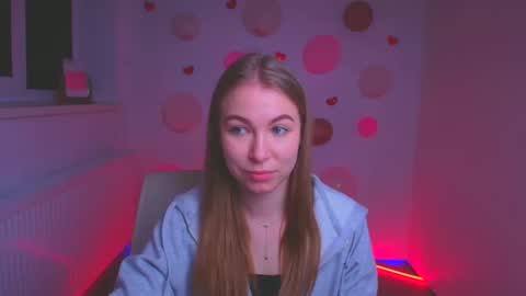 Emilia online show from March 4, 9:07 am